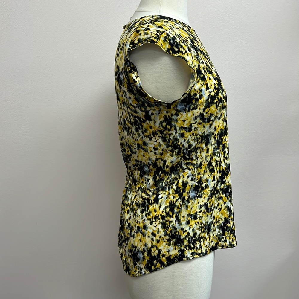 Tahari Sunflower Cap Sleeve Top in Black/Yellow Floral Print - Picture 2 of 6